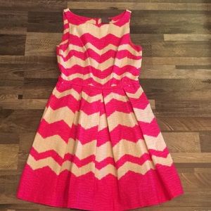 Taylor dress size 6 with pockets